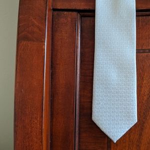 Venetto White Tie